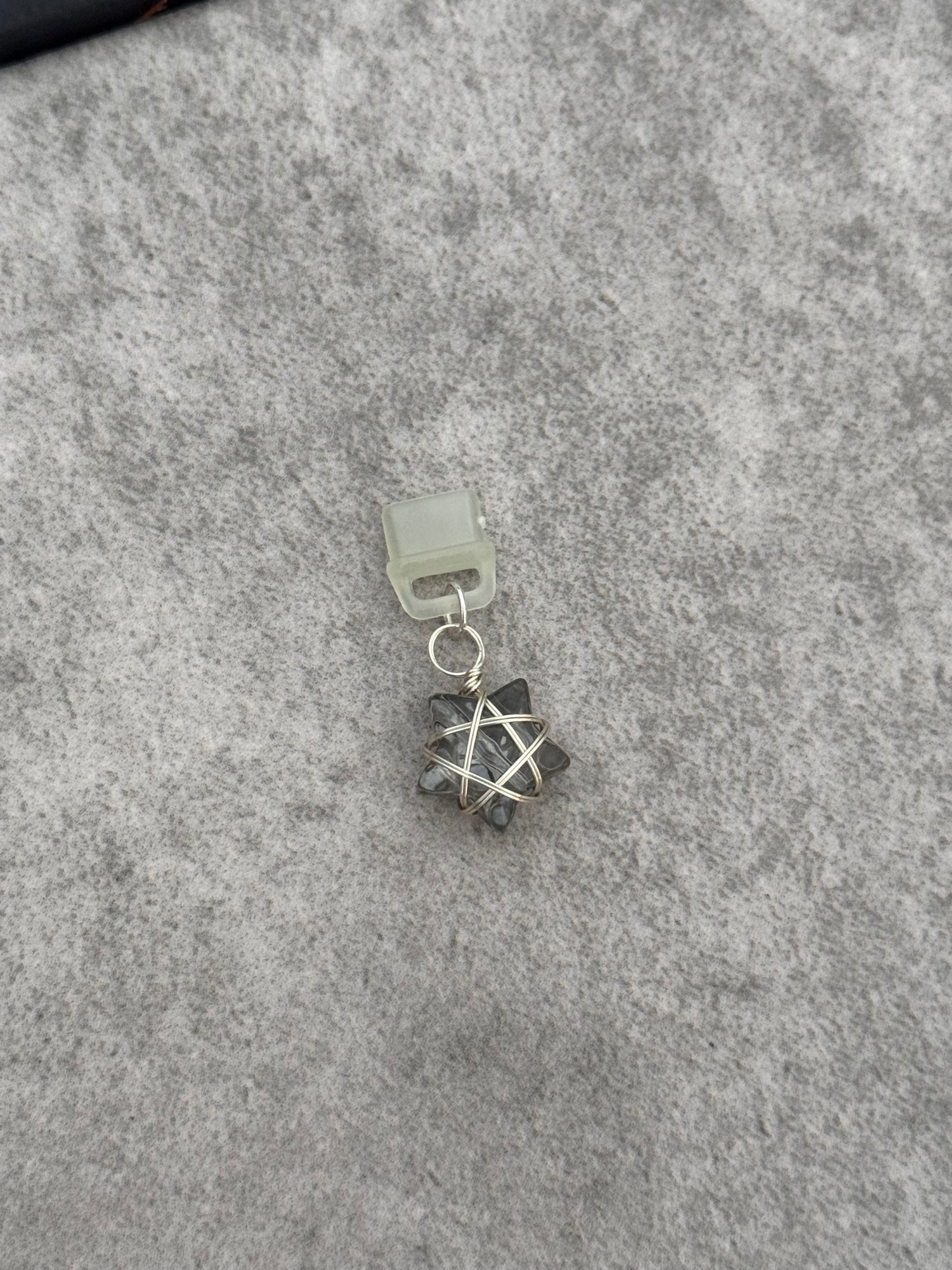 Glow In The Dark! Dust Plugs